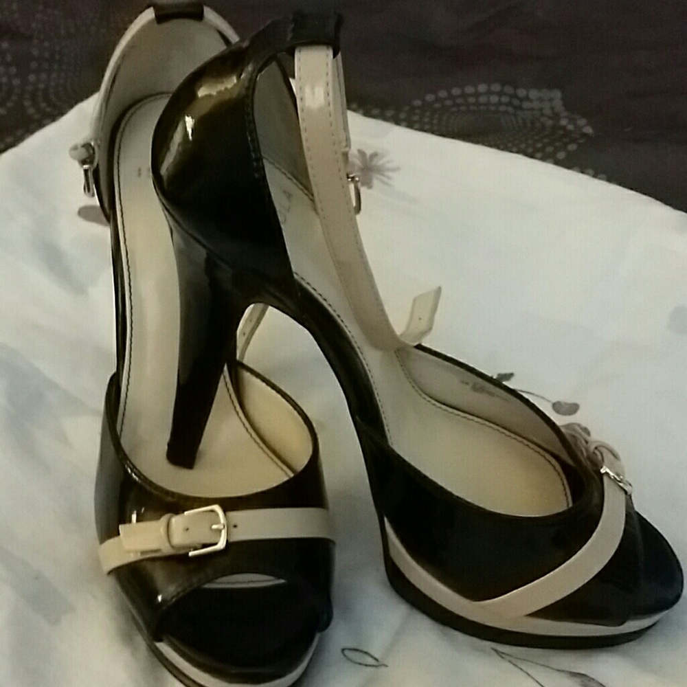 Isola Black/Tan High Heels size 10
